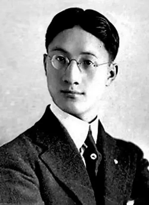 徐志摩说
中国人躺在儒家挖的大坑里，几千年爬不上来。读书根本就不是为了学习知识，