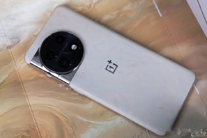 【一加11木星岩限定版图赏：专属于你的星辰宇宙】

一加11木星岩限定版，每个人