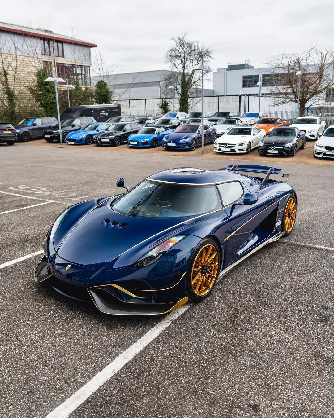 Blue Carbon and Gold Regera｜Koenigsegg#R