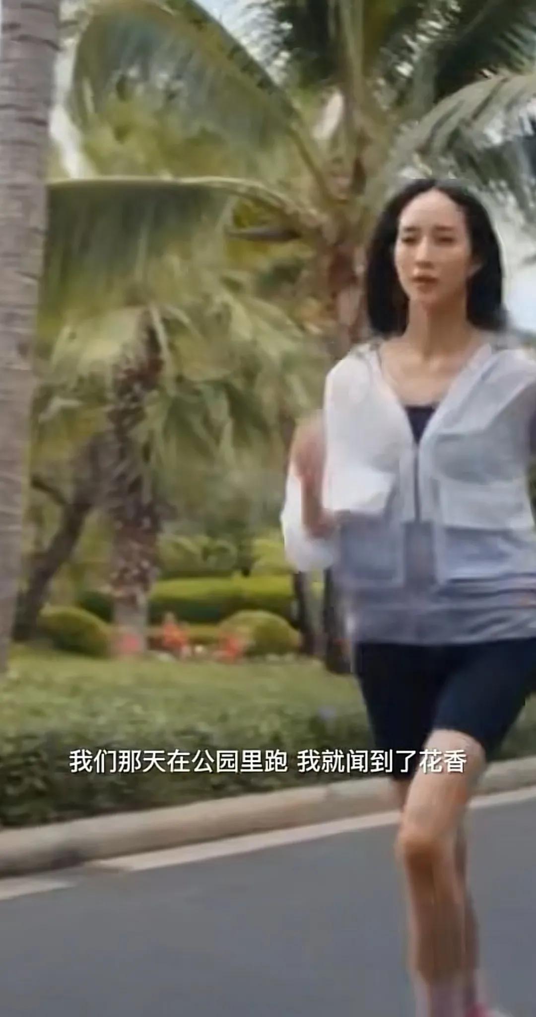很多时候，我们从逼迫自己坚持一件事，变成热爱这件事，其实就是一瞬间的触动。

就