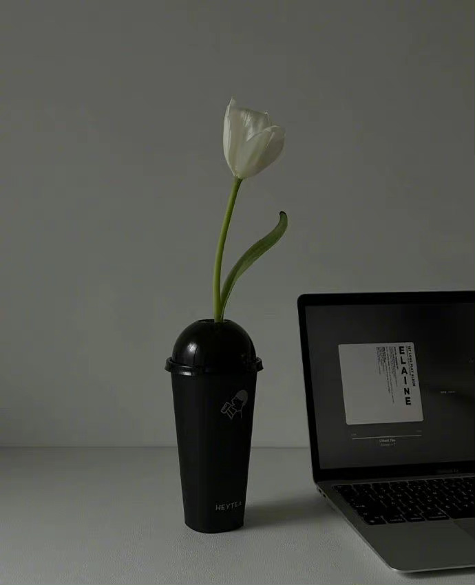  活的自私点吧，不用总考虑别人的感受，反正亏没少吃，委屈没少受，也没有多开心，还