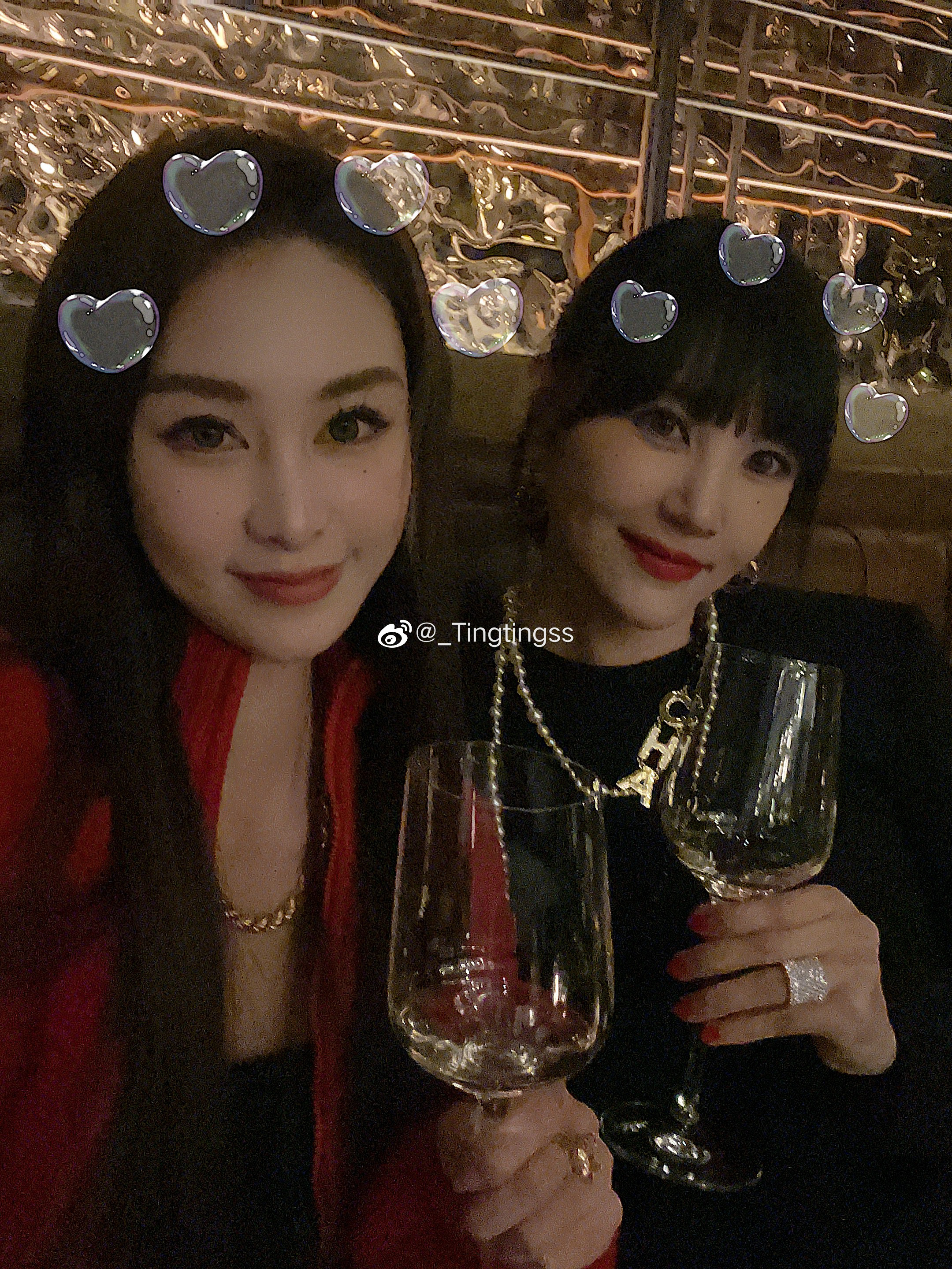宝贝们节日快乐❤️ 和爱的人在一起就是快乐🐇 ​​​