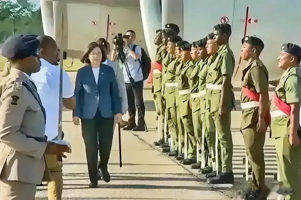简直是奇耻大辱，把中国人的脸都丢尽了，真不拿省长当干部啊！[狗头][狗头][狗头