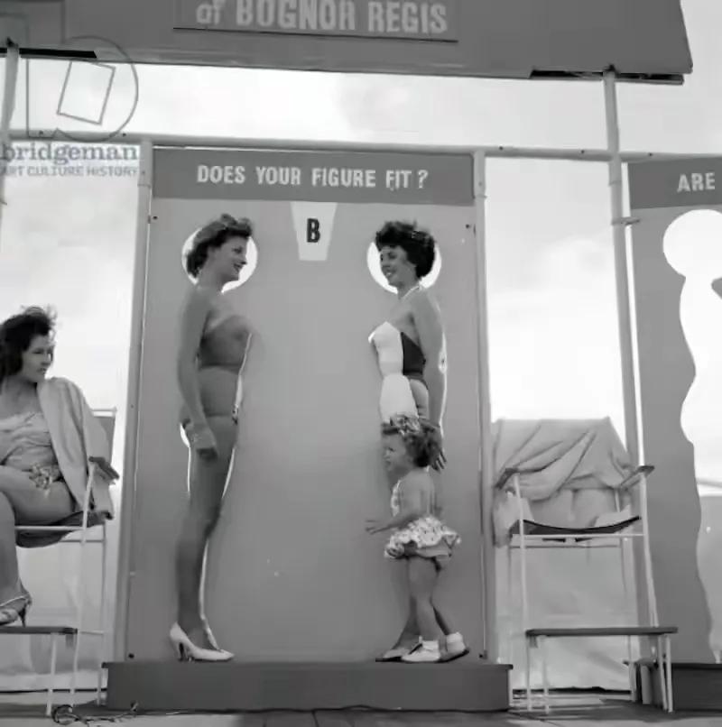 1960年，英国举办了一场奇怪的选美比赛，比赛的主题是“谁更像玛丽莲梦露”。这场