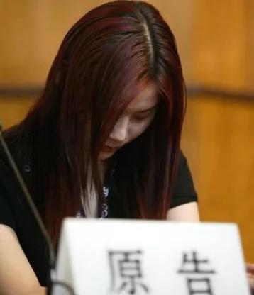90后女孩小张有长期吸毒史，并患有肾结石、妇科病等多种疾病。由于羞于去医院就医，