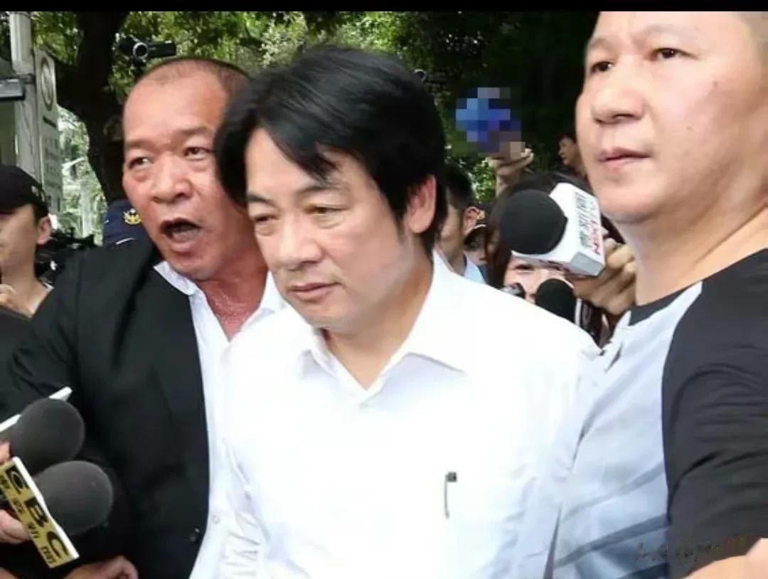 坏消息传来：赖清德正式成为台湾民进党候选人，击败了侯友宜、柯文哲等人，并宣布参加