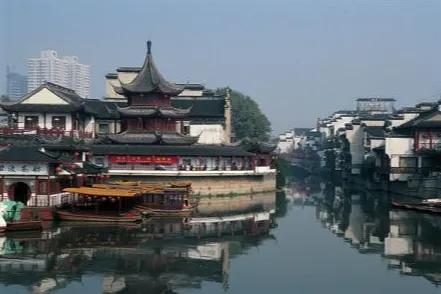 梦之蓝的尴尬：请客上不了台面，自饮又喝不起，何时才能得到赏识？

现如今，什么场