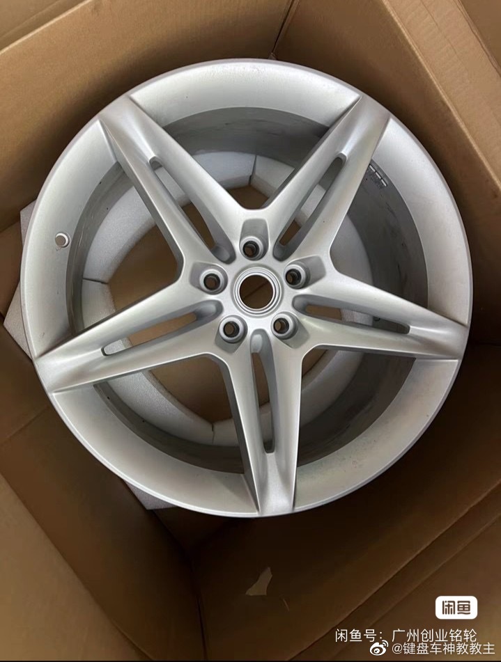 买了套SF90轮毂，帅么？ ​​​