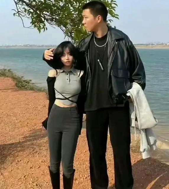 他们是我见过的最恩爱的夫妻了,真羡慕嫉妒恨呐。