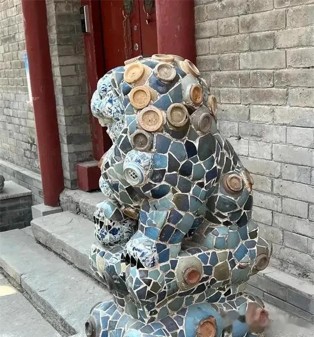 去看过天津“瓷房子”的人，是不是都感觉眼前一黑[我想静静]是瓷狮子？还是雌狮子？