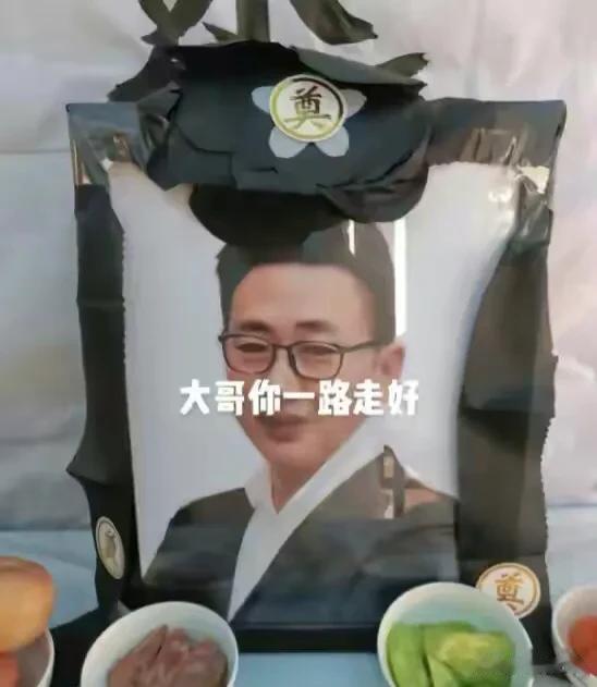 太突然了！45岁永健哥意外去世，家中乱作一团，七旬老母悲痛欲绝，麻绳专挑细处断呀