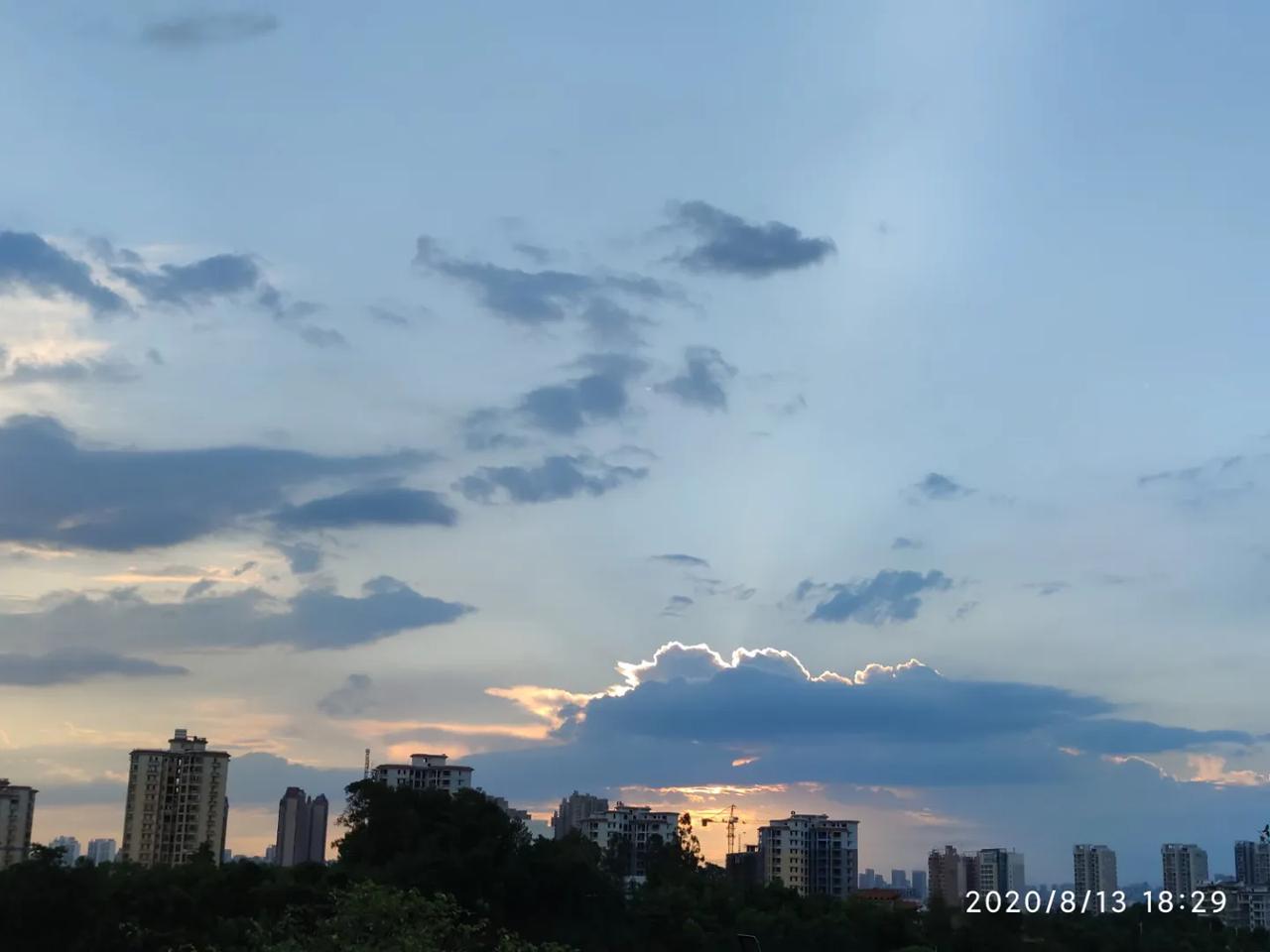 少一些不切实际的幻想，你会快乐很多