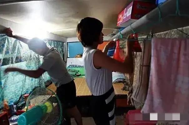 女子裸睡竟然是男子逃脱犯罪的理由！

小莉夫妻与褚某共同居住在一个房子，当天小莉
