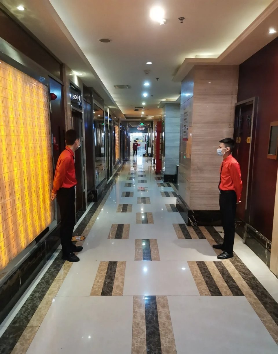 永利国际KTV事件。虽然说去KTV的人都比较放得开，但也不能放得如此疯狂吧！4男