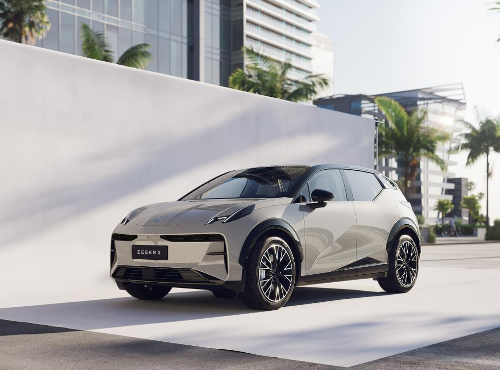 一个品牌一款车一年卖了12万辆，这就是极氪001，足见它的魅力。

随后极氪推出