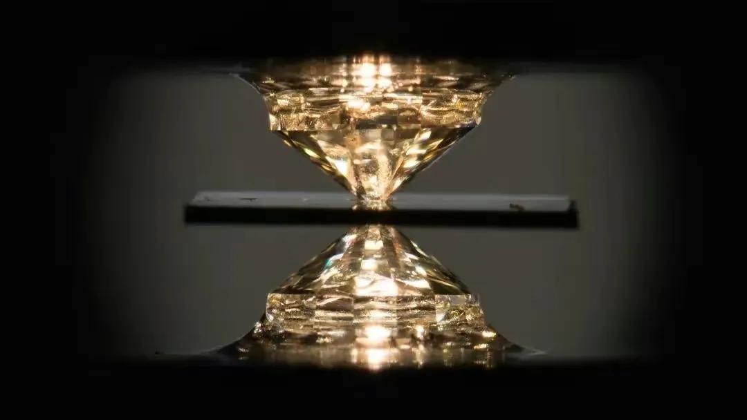   头条热榜
颠覆物理学不至于，但室温超导如果能够实现，真的能使人类的科技实现飞