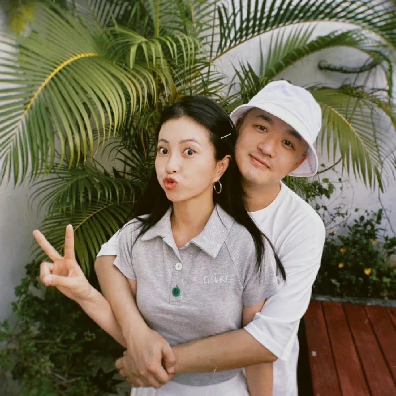 感觉她应该也没那么开心吧
她到底是怎么了，她怎么会那么爱她老公啊，爱到觉得所有女