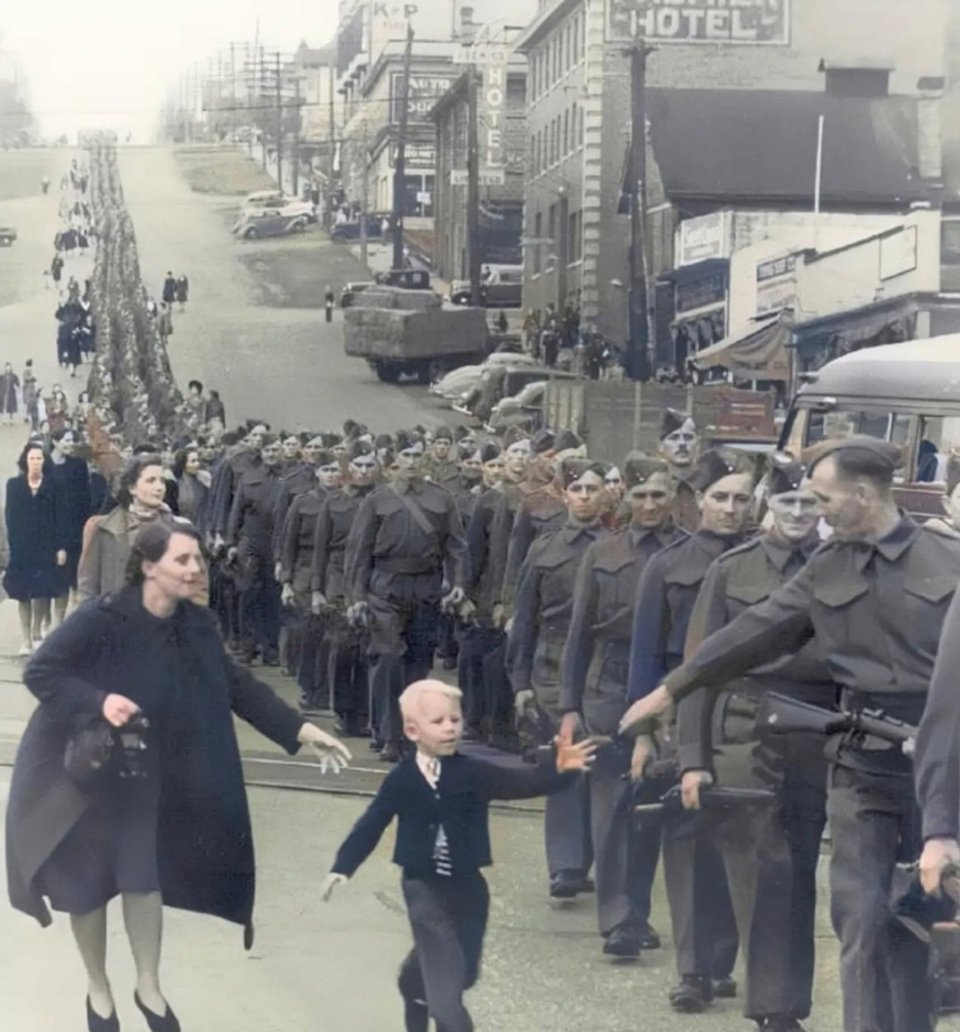 #历史那些事[超话]#1940年，第二次世界大战期间，在加拿大不列颠哥伦比亚省，