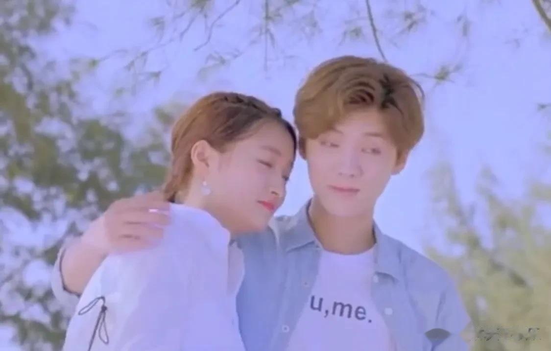 网友日本偶遇鹿晗&关晓彤&两人