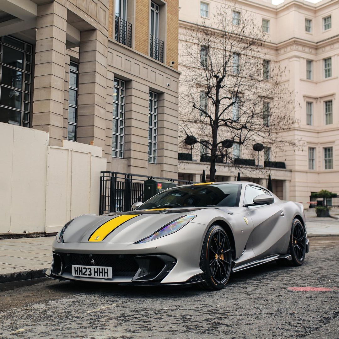 93.sal｜A musical V12 heartFerrari 812 Co