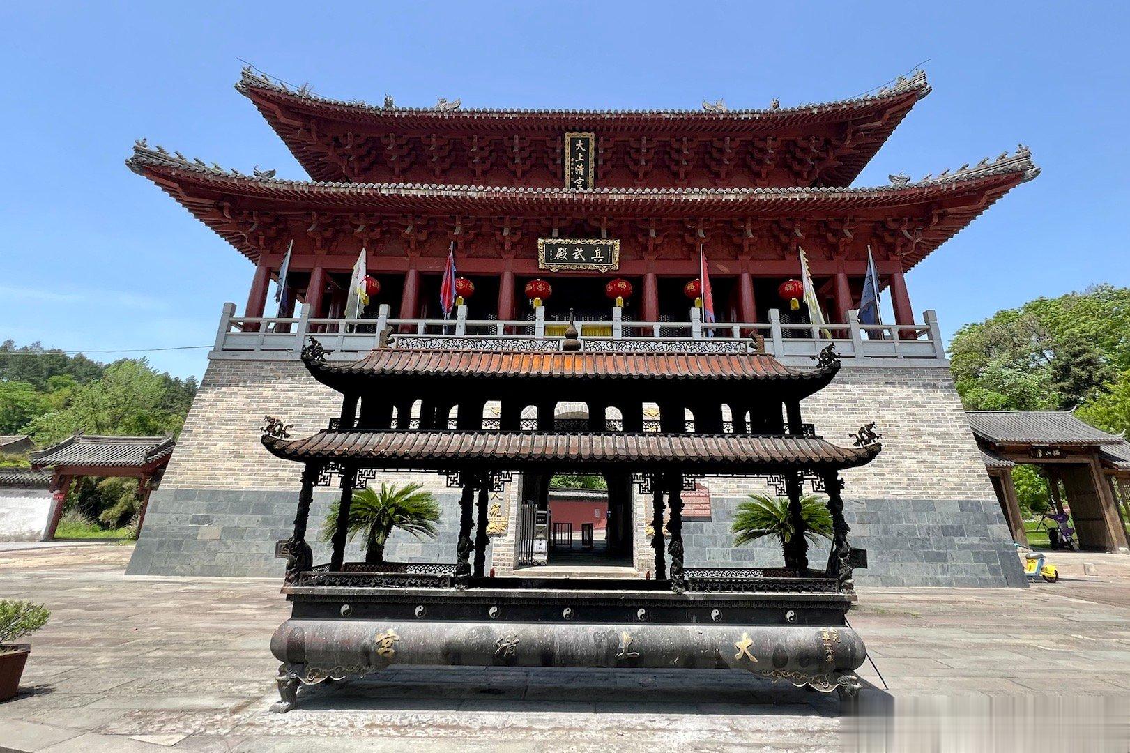 参观龙虎山大上清宫。中国道教正一道的祖庭。全国重点文物保护单位，2017年中国考