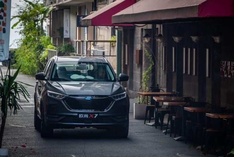 紧凑型SUV中，该怎么选择呢？其实对于家用车来说，主要考虑的还是几点：
1、是否