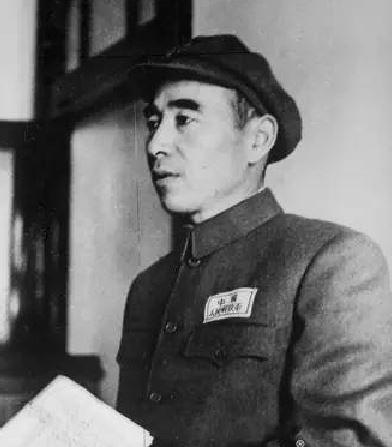 林彪接受采访：谈行军打仗连讲四个钟头，谈到自己情况“我就说几句”

1949年9