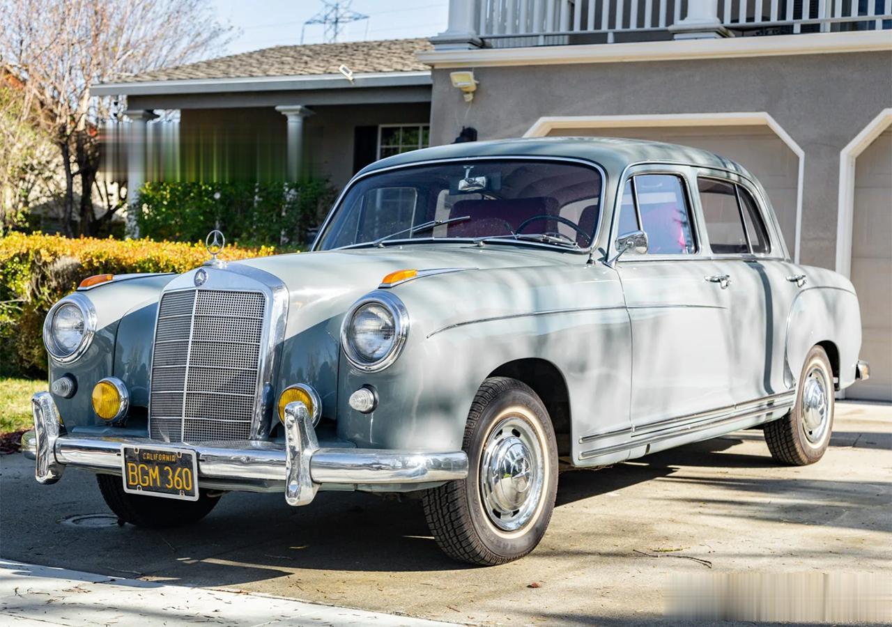 1959年梅赛德斯-奔驰 220S