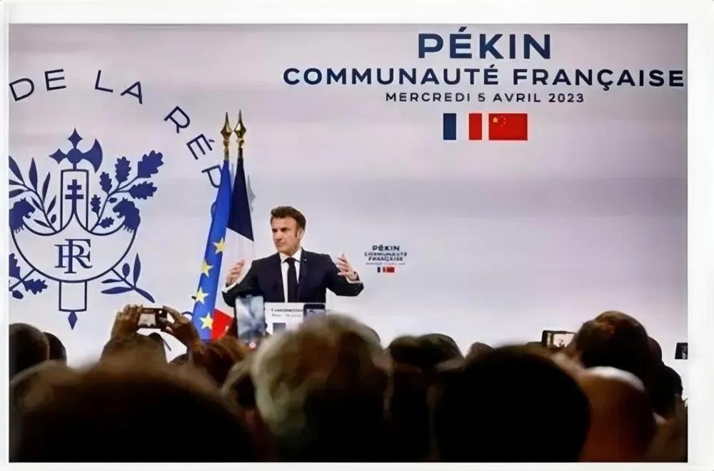 正在北京访问的法国总统马克龙明确表示，听到越来越多的声音，表达了对未来西方和中国