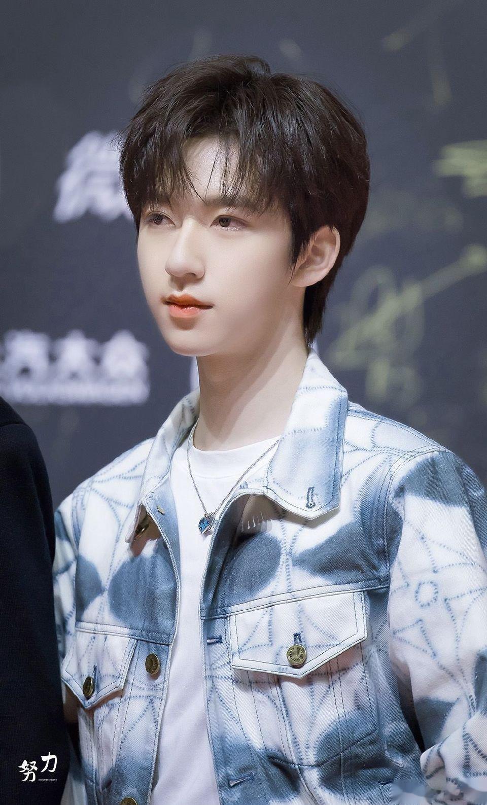 #贺峻霖[超话]#🐰 #贺峻