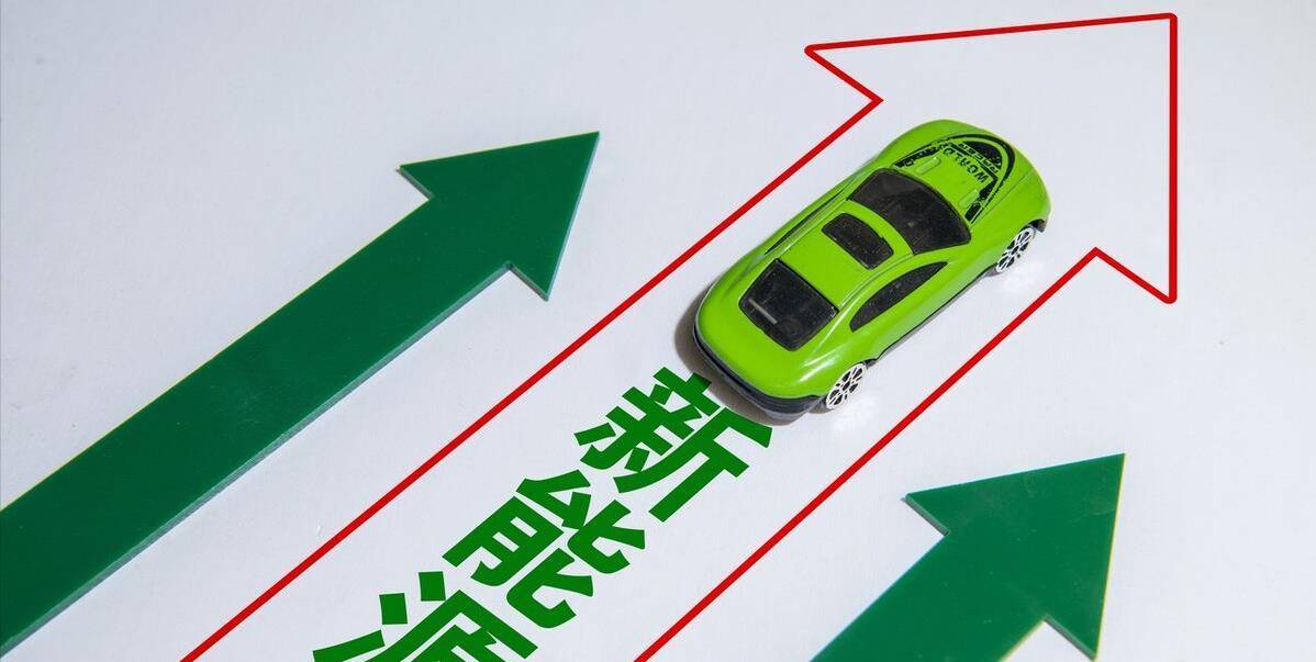 豪车品牌车标不灵了，百万级电动车比国产的强在哪？众所周知，在过去的十几年里，30