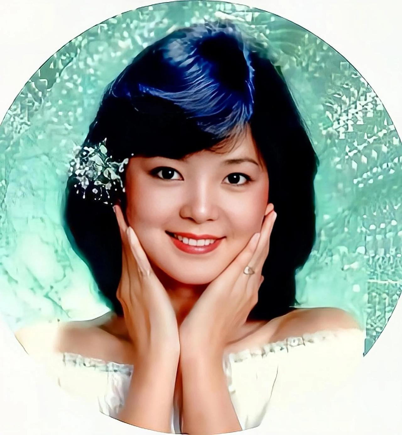  提起邓丽君每个人都能随口唱几首她的经典歌曲，[兔年大吉][兔年大吉]邓丽君长的