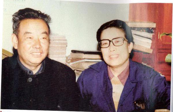 她生于日寇侵华，战火纷飞之际，少年时遭遇的苦难，让她早早立下勤学报国的大志。

