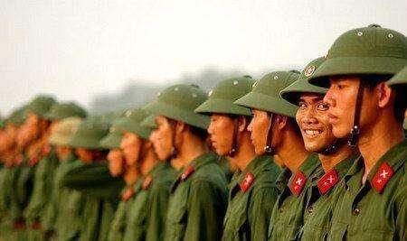 【越柬战争：中泰联手打击越南】
1978年12月，越南入侵柬埔寨，柬埔寨军队不敌