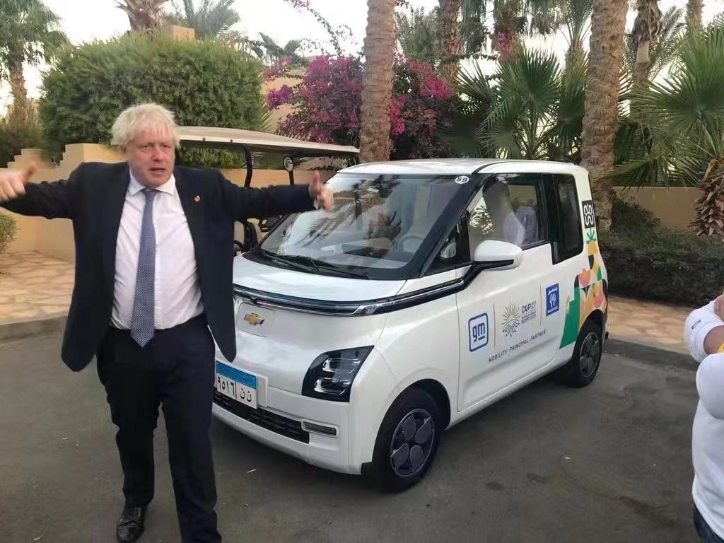 不得不佩服，明星胡歌的座驾是一台五菱，而且还被英国前首相“点赞”？
很多人说宏光