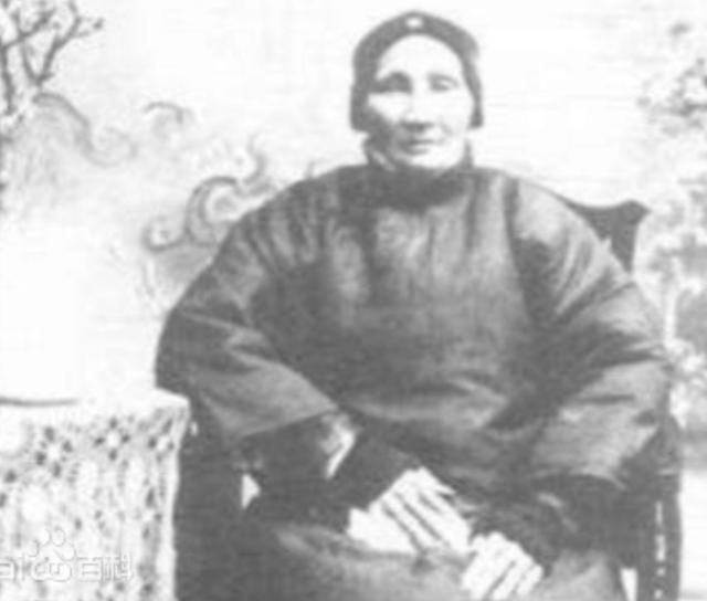 蒋介石的母亲王彩玉去世前夕，嘱咐儿子做三件事，蒋介石是否做到？
 
蒋介石是一个
