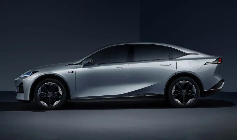 新能源汽车包含哪些呢？
目前主要包含，
1、纯电动车，BEV；
2、混合动力车型