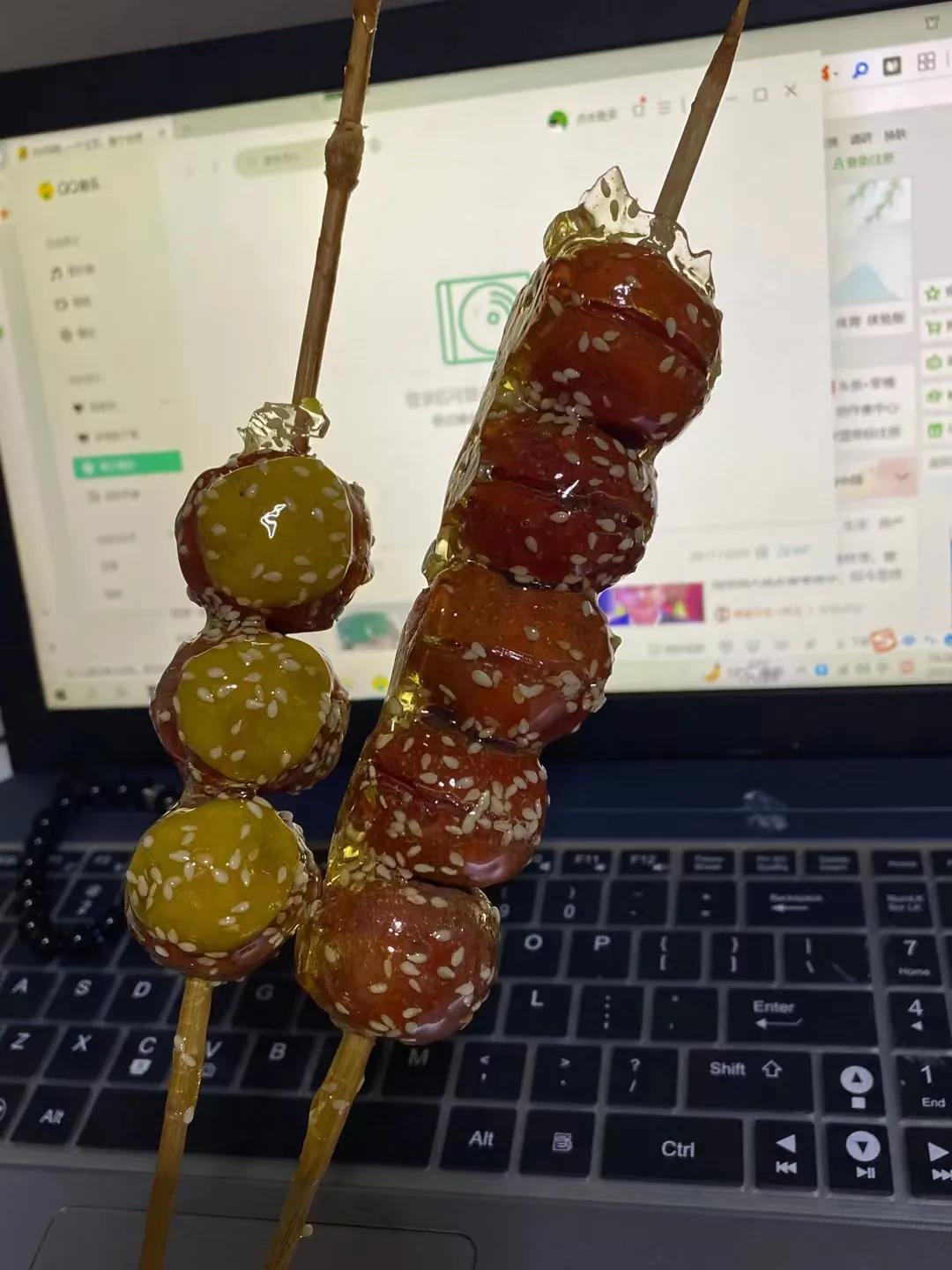 终于吃上了心心念念的冰糖葫芦啦[送心]