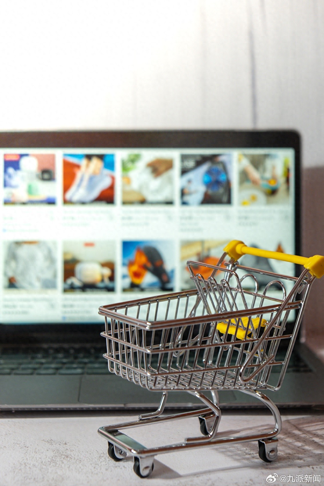 #Temu土耳其被突袭拼多多称经营合规#【#拼多多回应Temu土耳其被突袭#：将