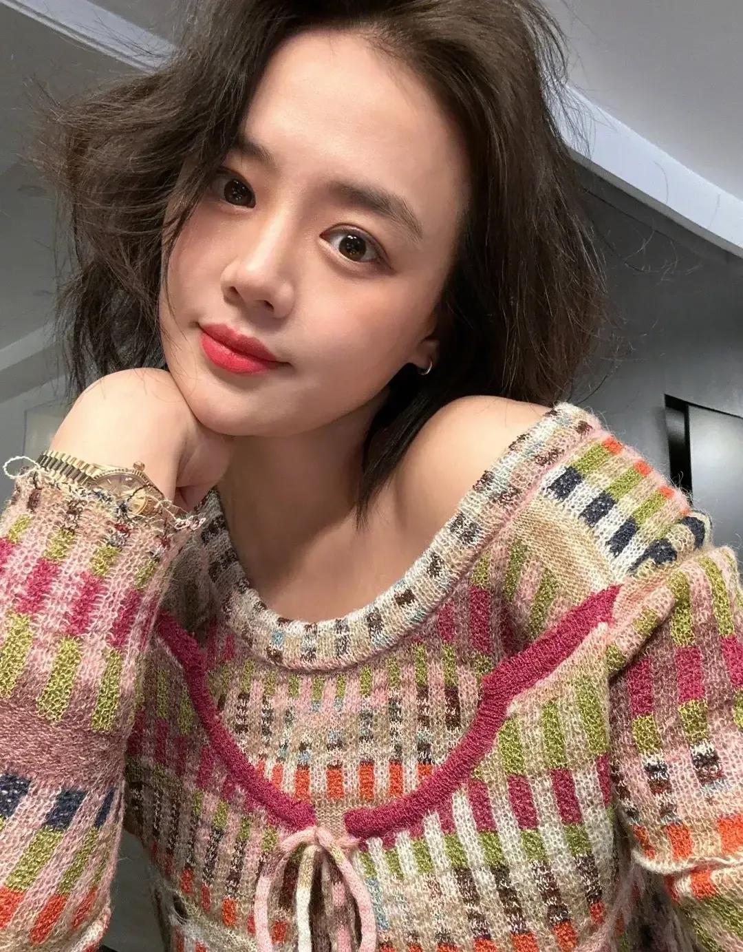 马思纯生日晒照，瘦了不少颜值回春，好漂亮。

马思纯以前胖的时候，一直被吐槽，其