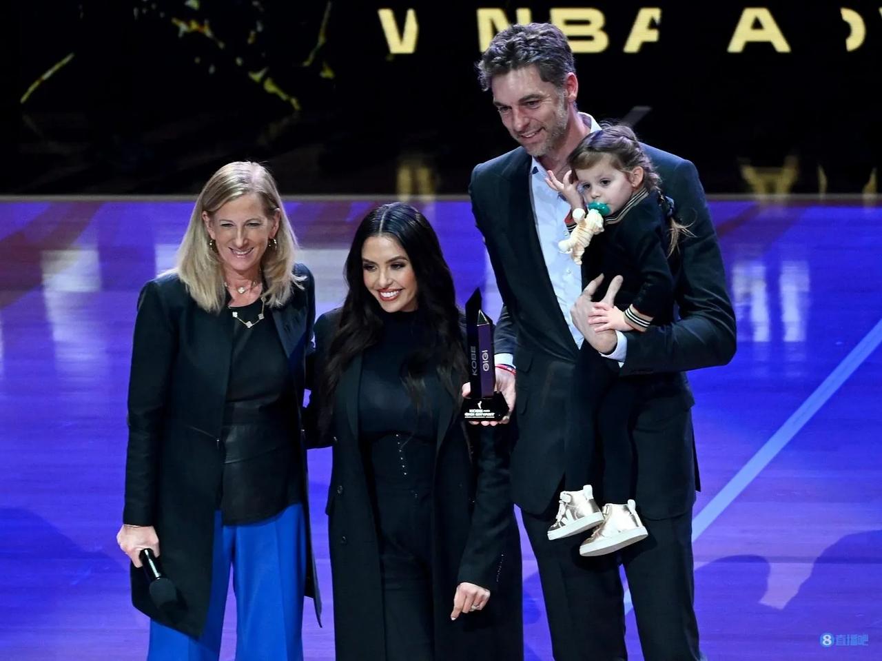 大加索尔谈科比是NBA历史最佳球员 刚获得WNBA倡导奖

近日，大加索尔在一档