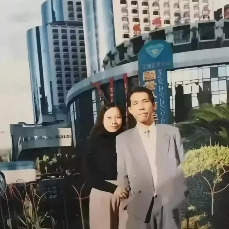 劳荣枝死刑复核已经下来了！据“厦门军雷侦探社007”曝料，南昌中院已通知劳荣枝的