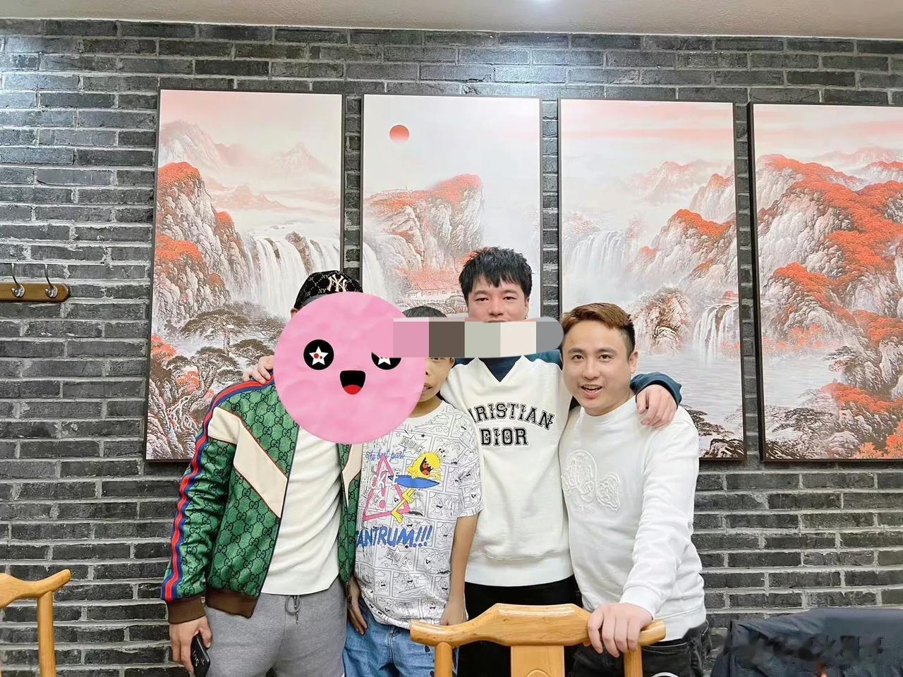 解约费仅690万，，陈山爆料祁天道与散打哥解约费用！

“外星人”陈山爆出祁天道