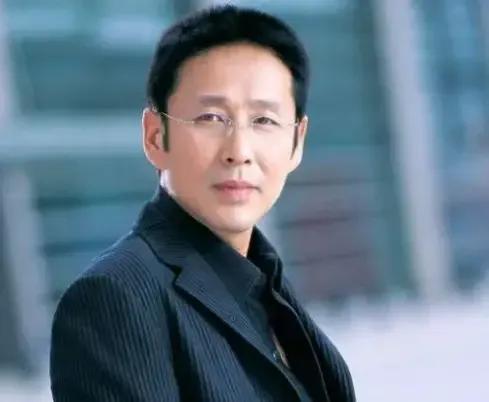 张颂文大火之后，很多明星大咖对他都进行评价，著名演员陈道明评价张颂文的一段话，让