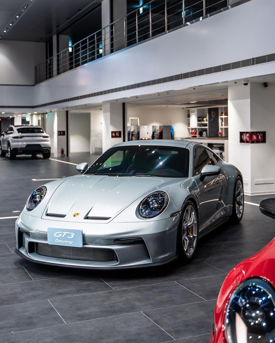 Silver Grey Metallic｜Porsche 911 GT3 Tou