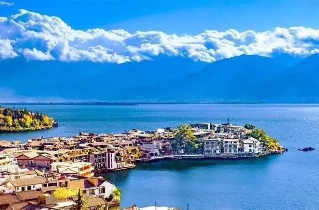 四川、云南、贵州，都有不错的风景。但就风景名胜数量来说，贵州因为面积小了很多，自