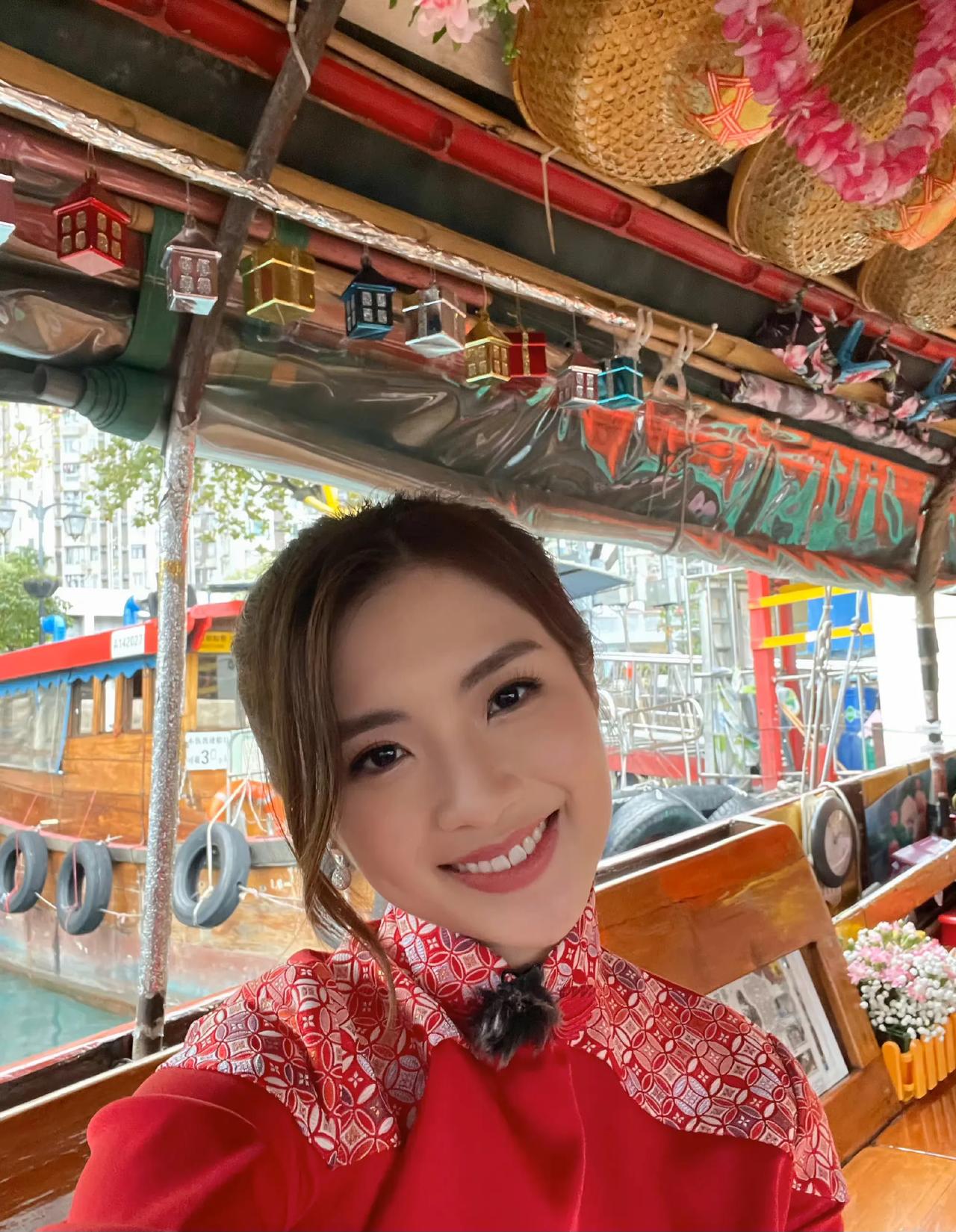 港姐梁凯晴又因穿着起争议：旗袍