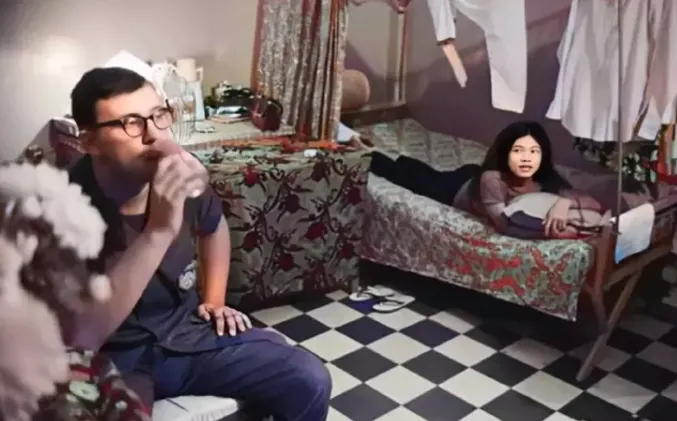 这张照片可能是今天越南人的耻辱！照片拍摄于1960年，在越南西贡，一名越南女子刚