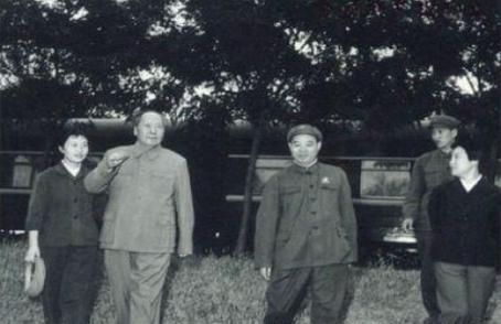 1980年中央认定，华老不适合再担任军委一职，他当时什么反应？
对我国作出卓越贡