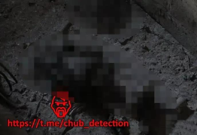 这是被俄军温压弹烧成一团团灰烬的乌克兰武装部队士兵！

随着天气转暖，俄军对乌军